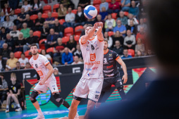 1. zápas semifinále play-off